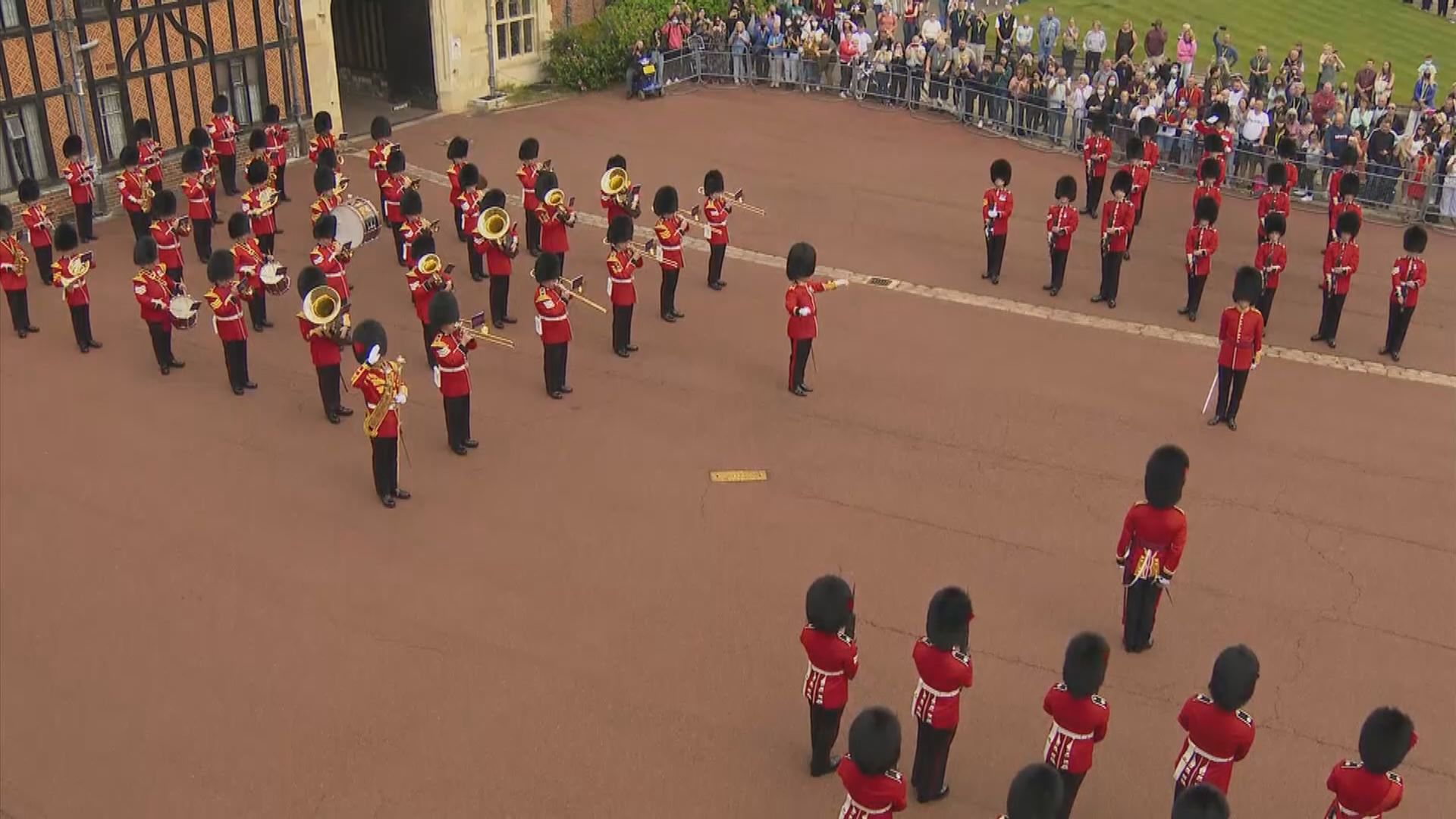 英國溫莎堡奏美國國歌悼念九一一