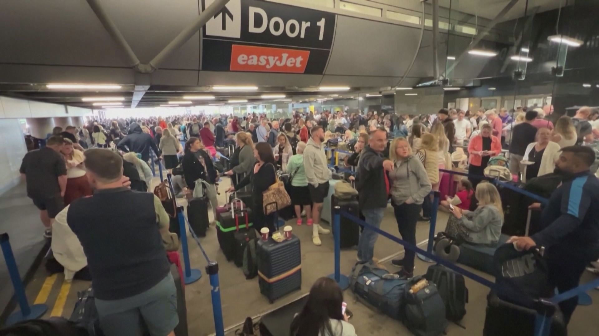 英國曼徹斯特機場停電後大混亂 料周一回復正常運作