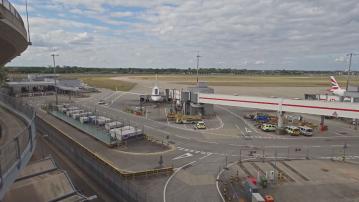 英國空管系統一度技術故障　多個機場受影響