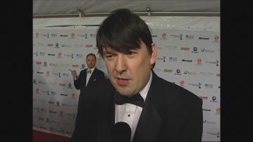 愛爾蘭編劇因社交平台批跨性別者帖文被捕　施紀賢：警方將專注優先處理事項