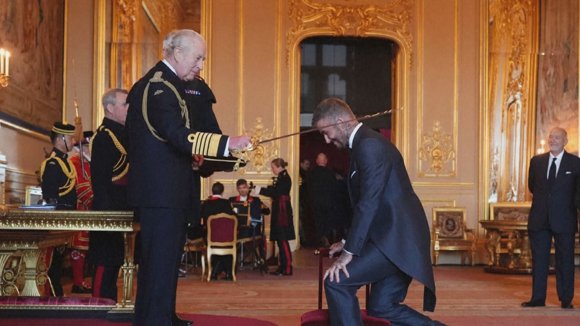 碧咸出席儀式　獲正式冊封為爵士