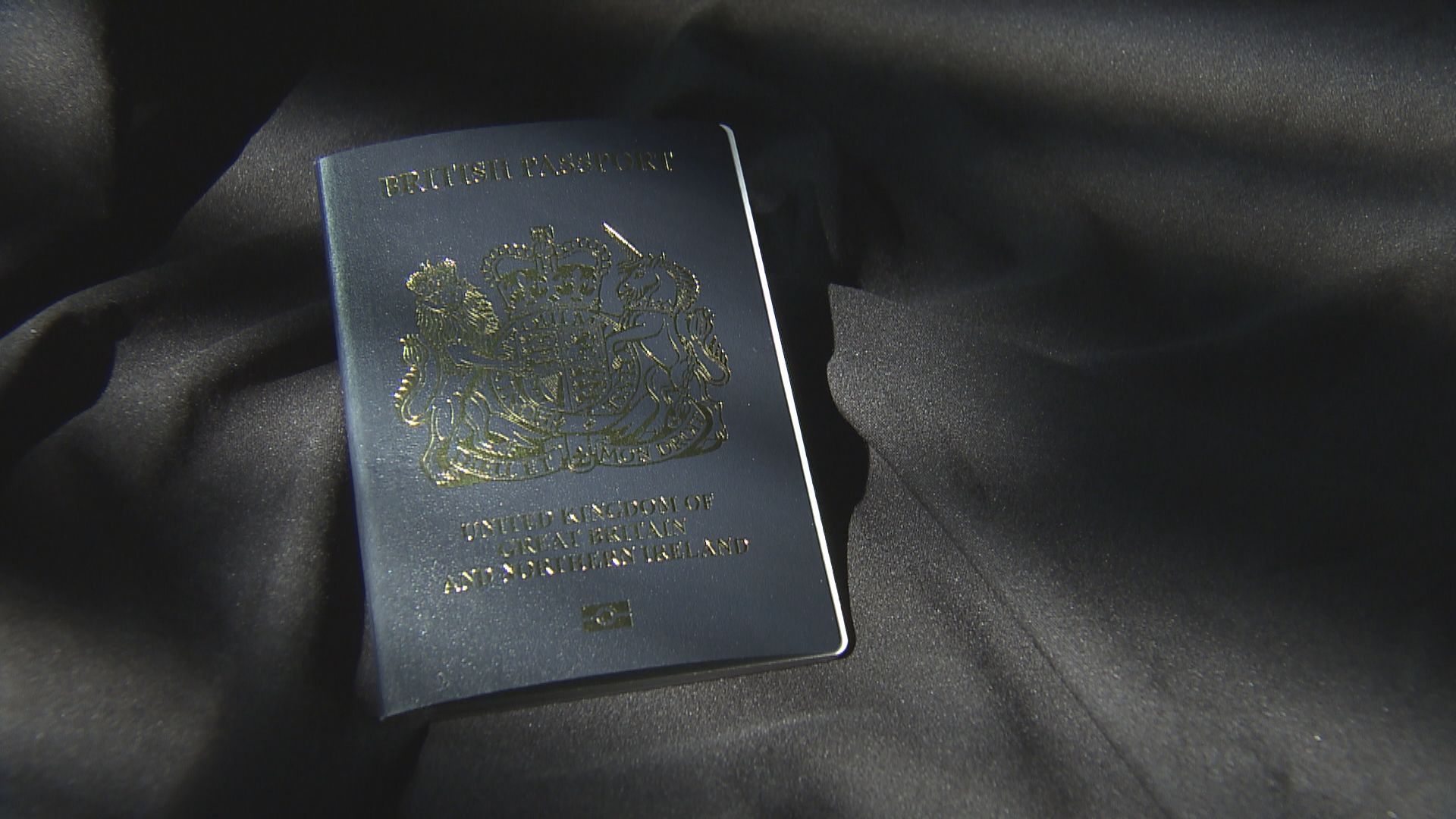 BNO居英新簽證周日起可申請　逗留六年符合條件可入籍