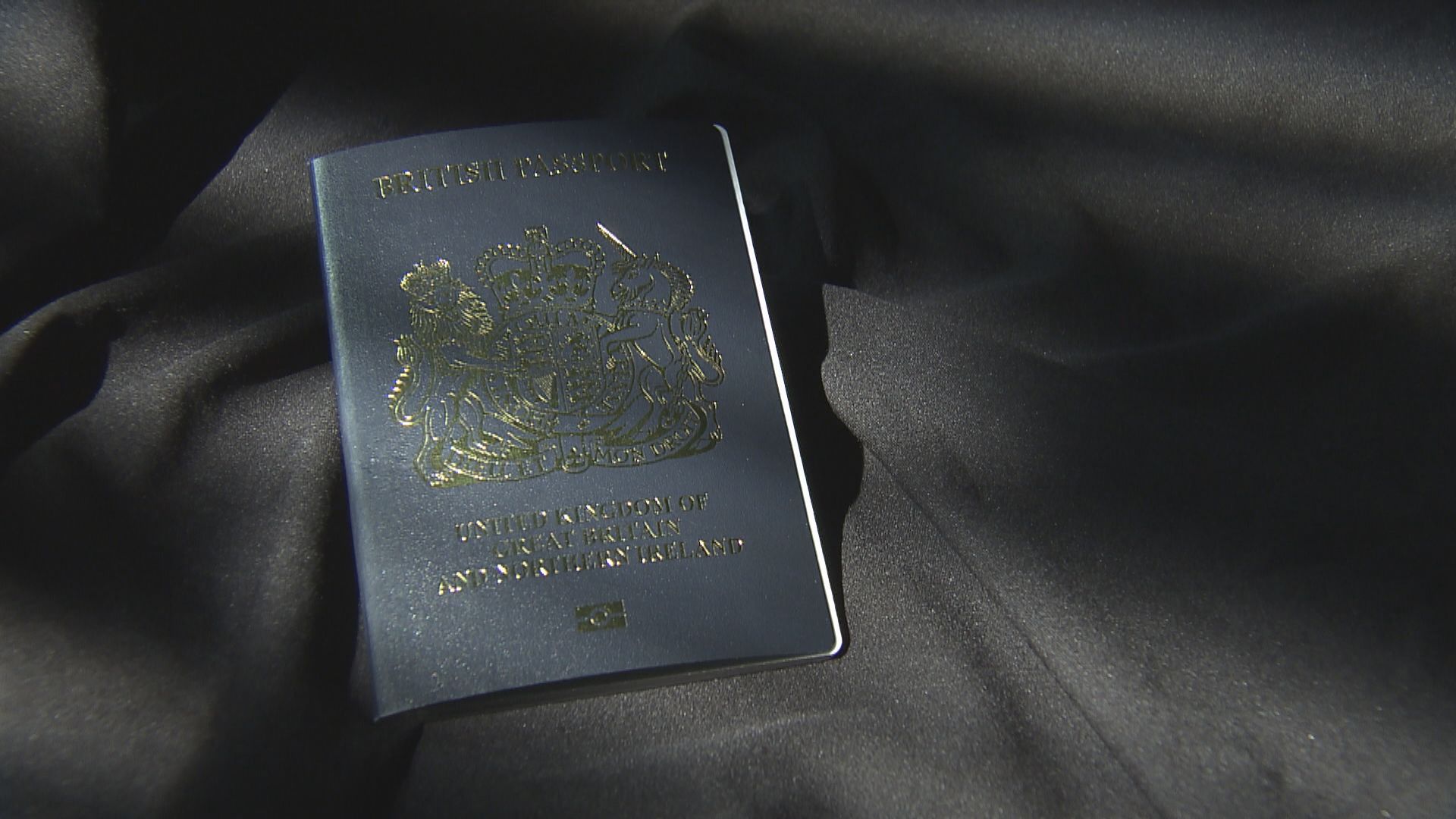 英國豁免BNO護照申請電子旅遊授權要求| Now 新聞