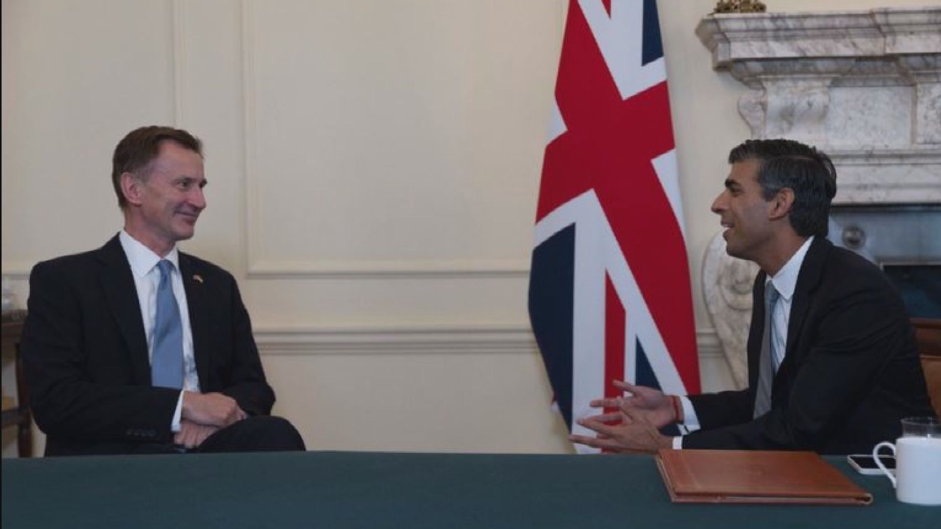 英新內閣　侯俊偉留任財相　祁湛明續任外相