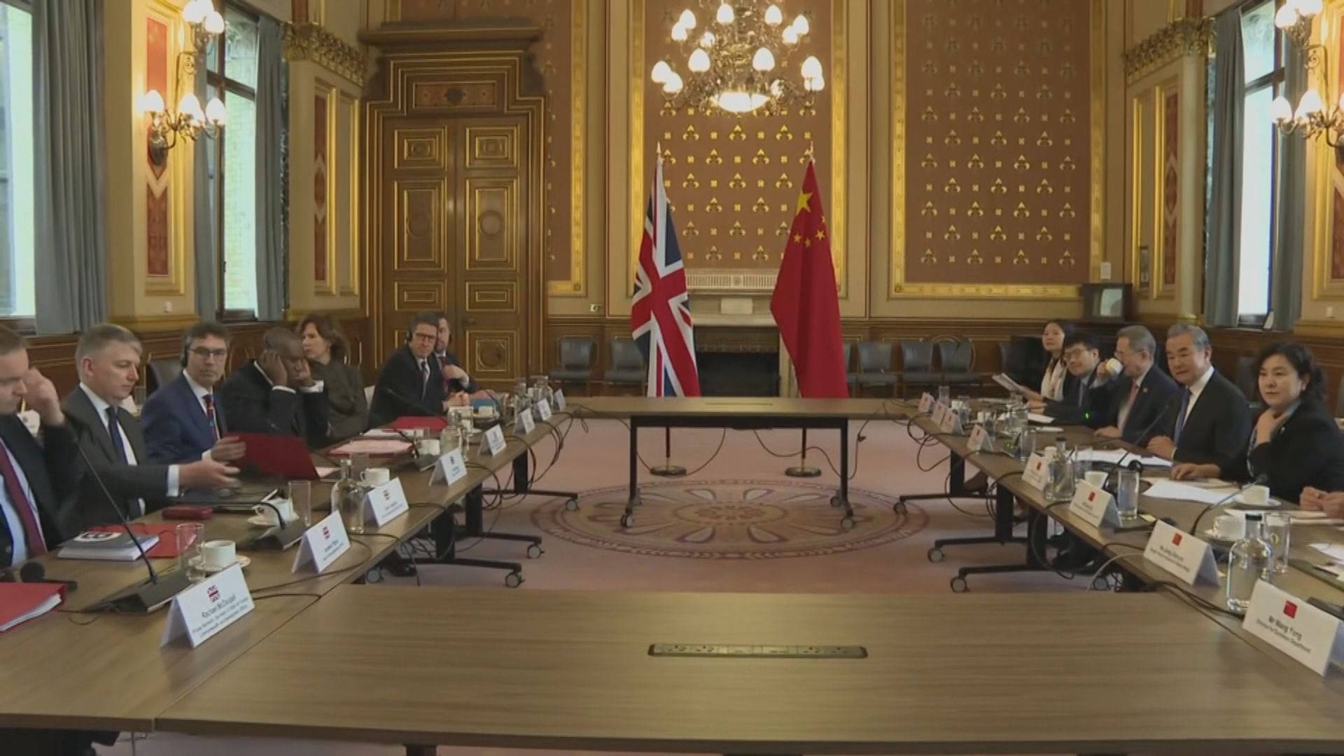 王毅會晤英國外相林德偉　王毅：冀落實兩國領導人達成的重要共識