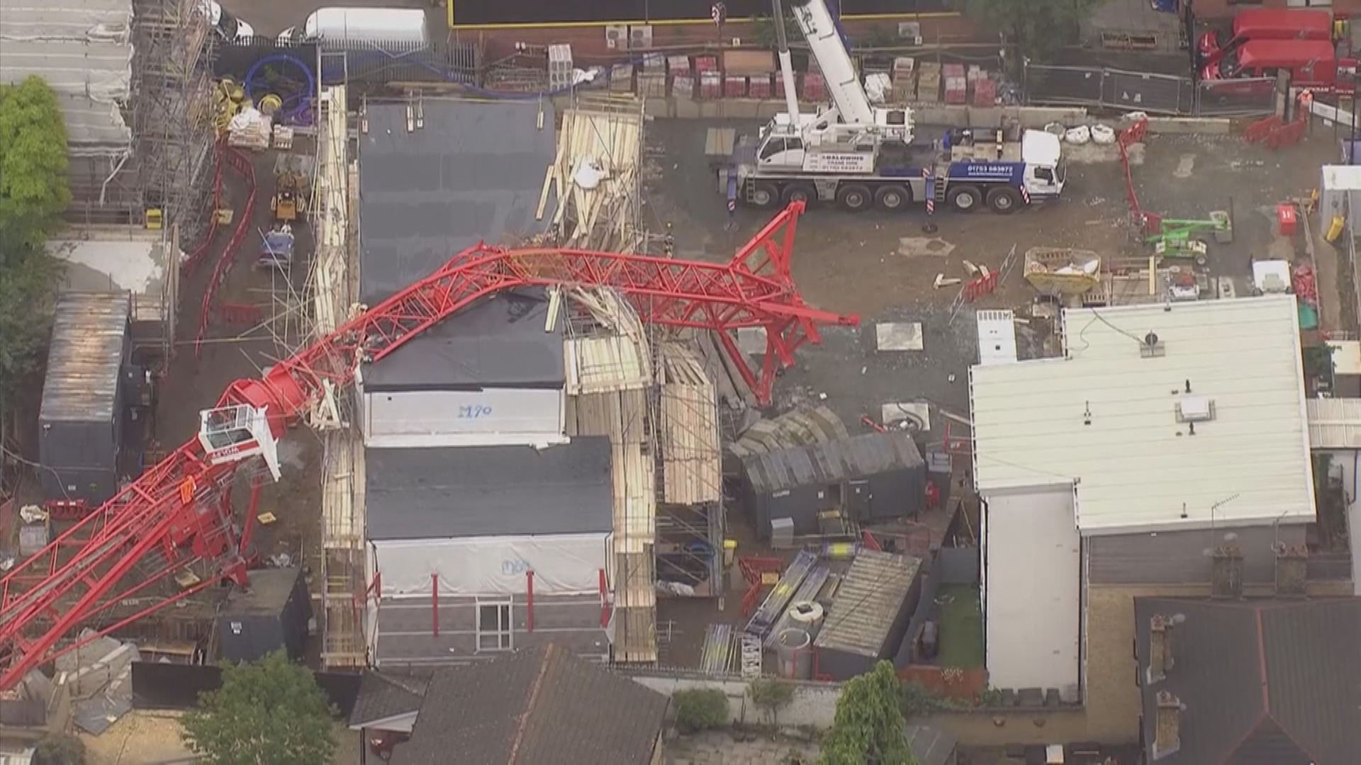 倫敦起重天秤倒塌壓毀民房一死四傷