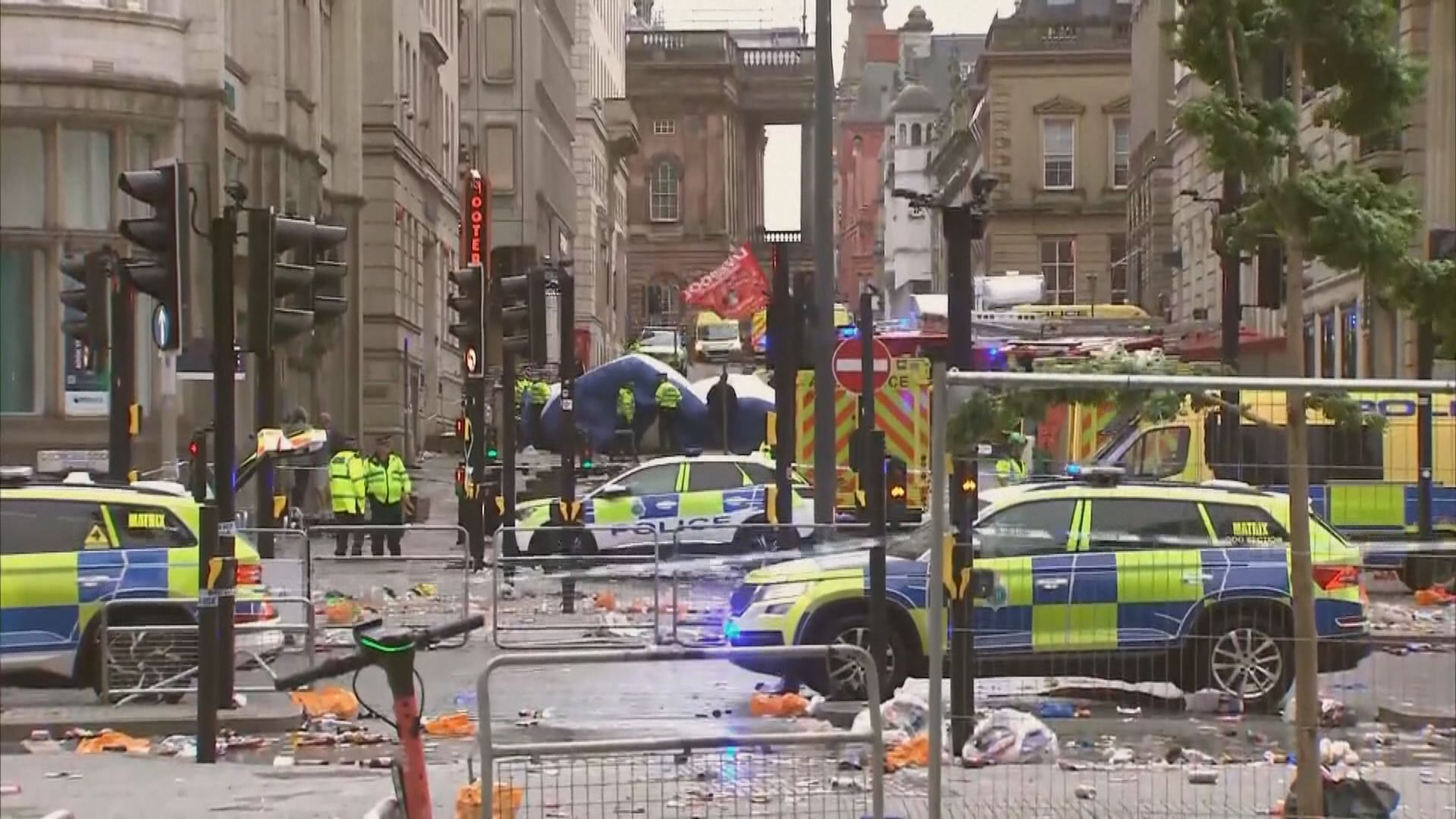 利物浦英超封王巡遊期間有汽車撞向民眾多人傷　包括4名兒童