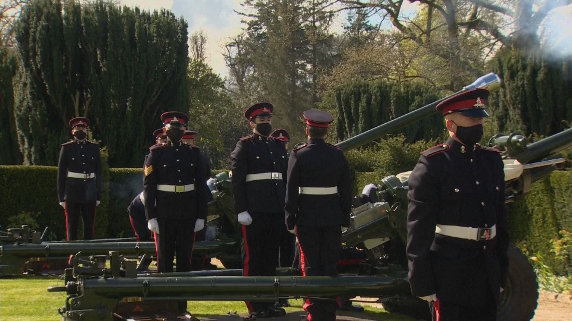 全國多處鳴炮41響向菲臘親王致意