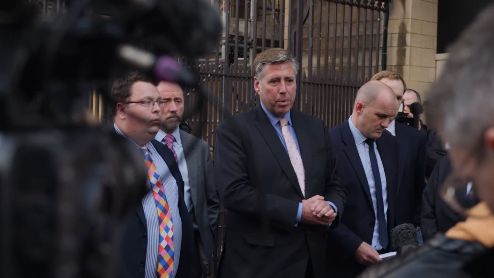 英國保守黨公布黨魁選舉程序　約翰遜是否參選受關注