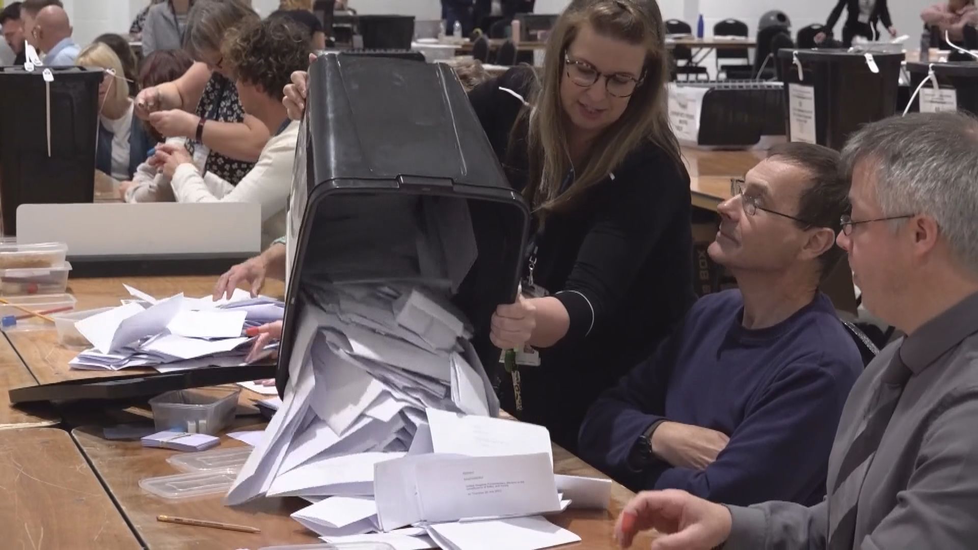 英國三個議席補選 執政保守黨僅保一個議席