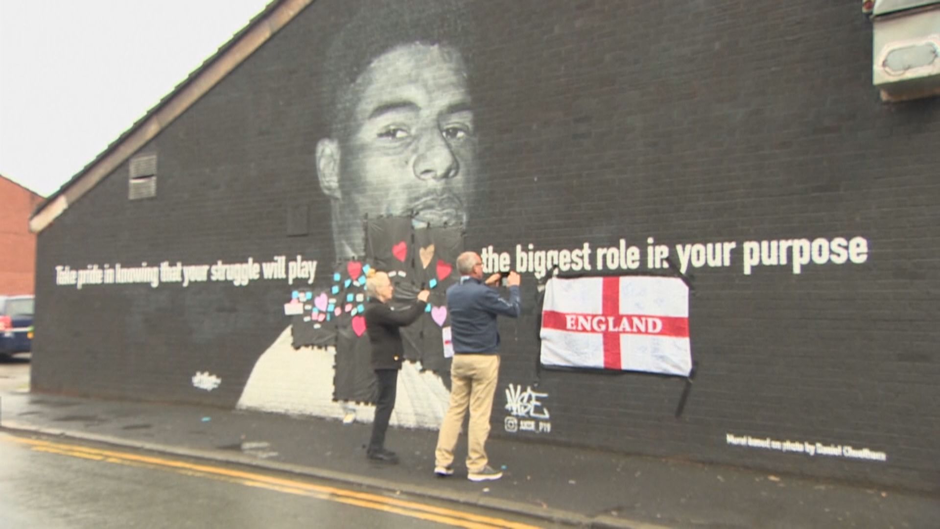 約翰遜譴責種族歧視英格蘭黑人球員