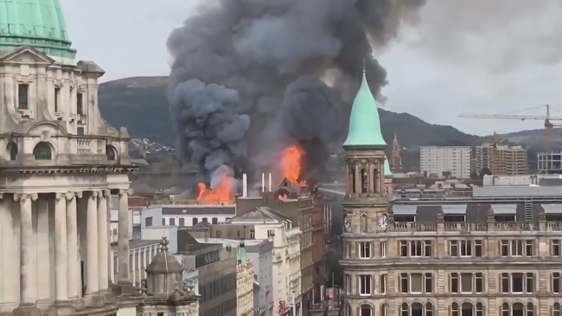 北愛爾蘭逾二百年歷史建築物起火 