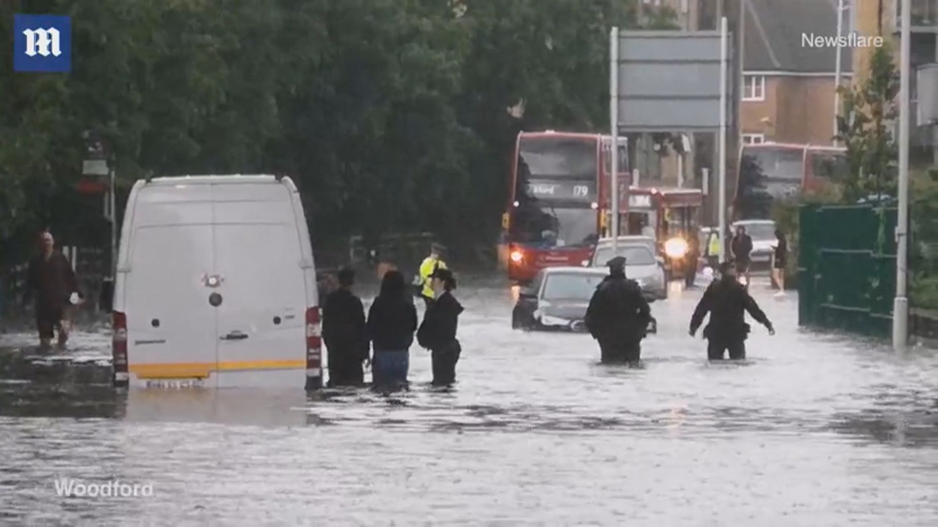 英國倫敦暴雨成災公共交通大受影響