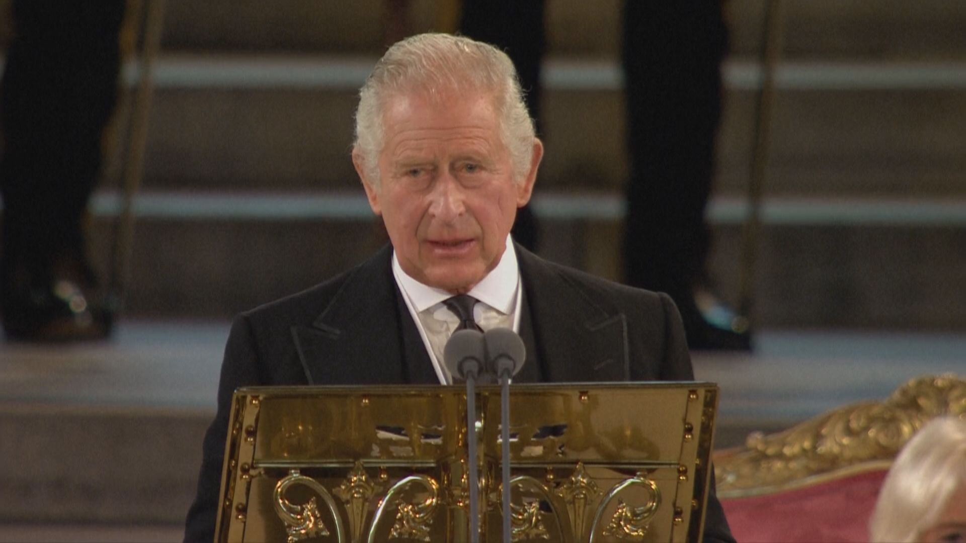 英王查理斯三世在國會讚揚女王一生致力服務國家