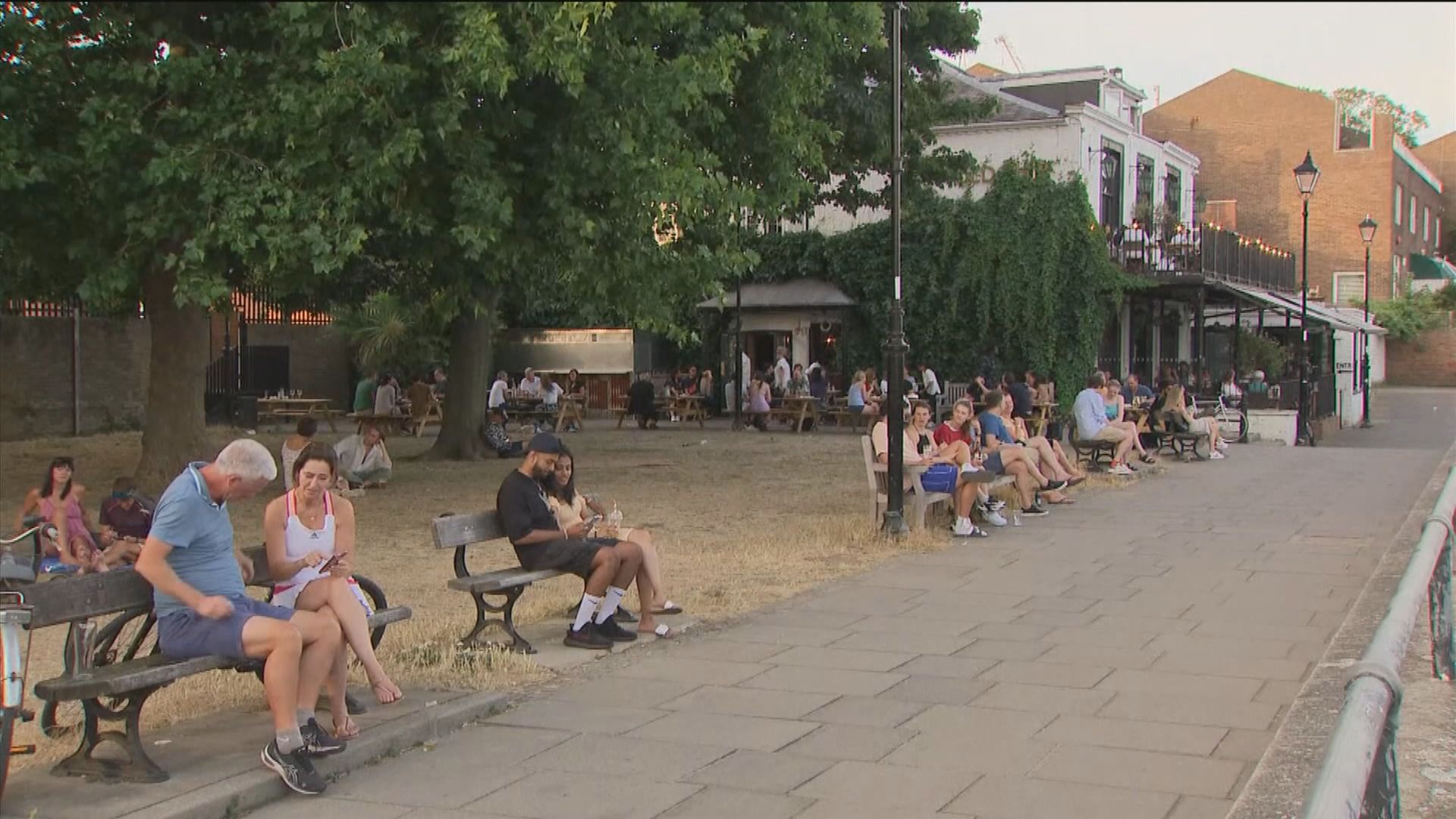 英國通脹創四十年新高　錄得雙位數升幅