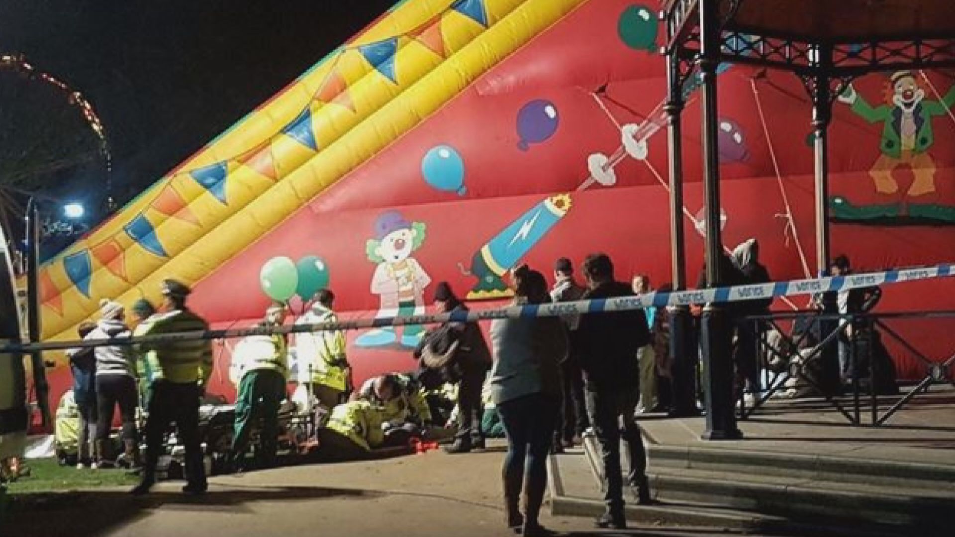 英國巨型充氣滑梯意外八名小童重傷