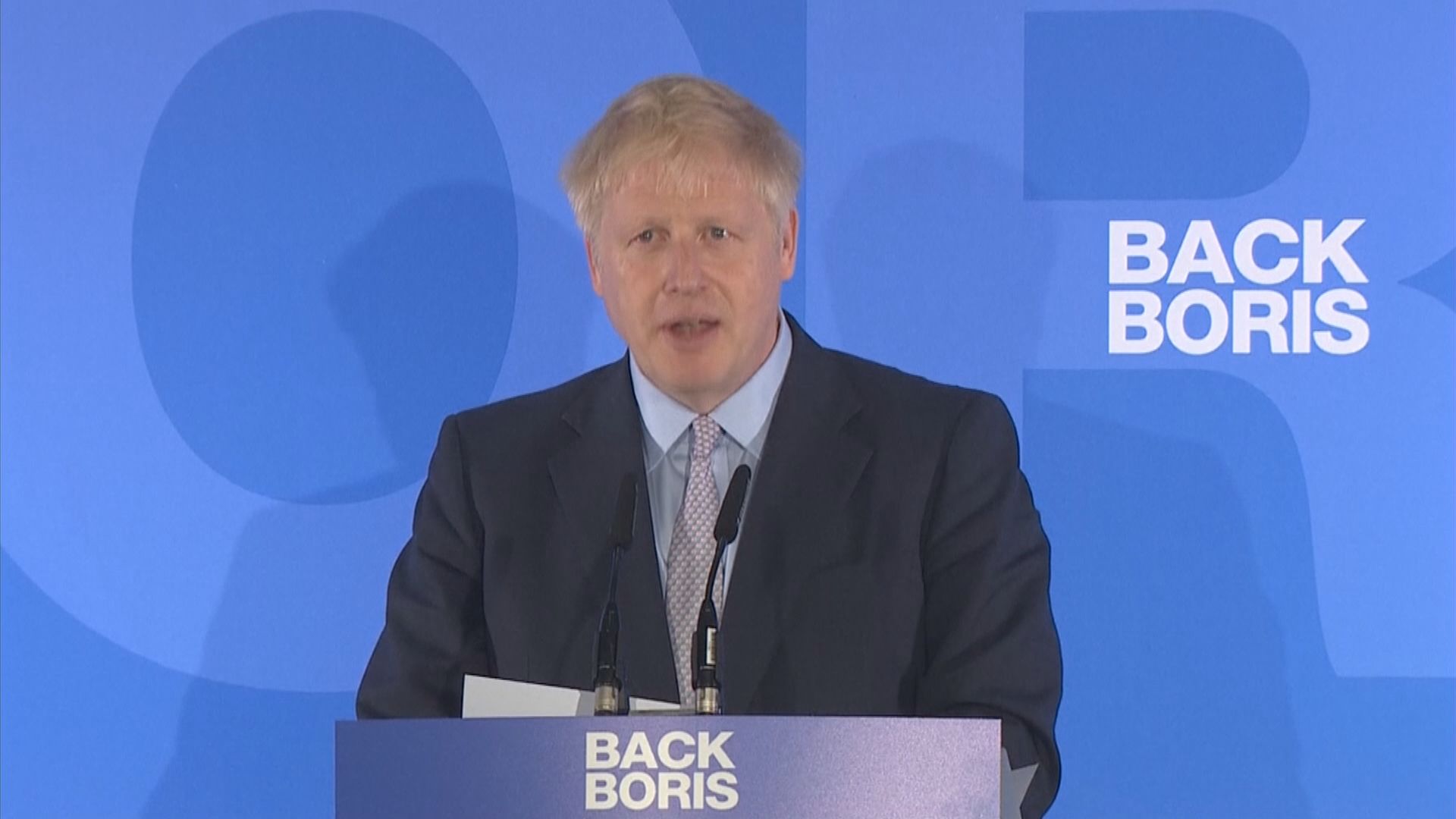 英國首相約翰遜進行鼻竇手術