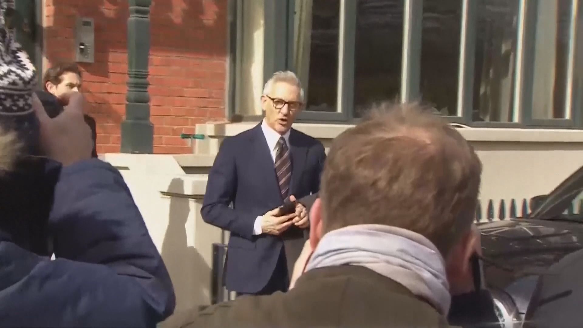 BBC總裁對節目調動造成混亂致歉但表明無意辭職