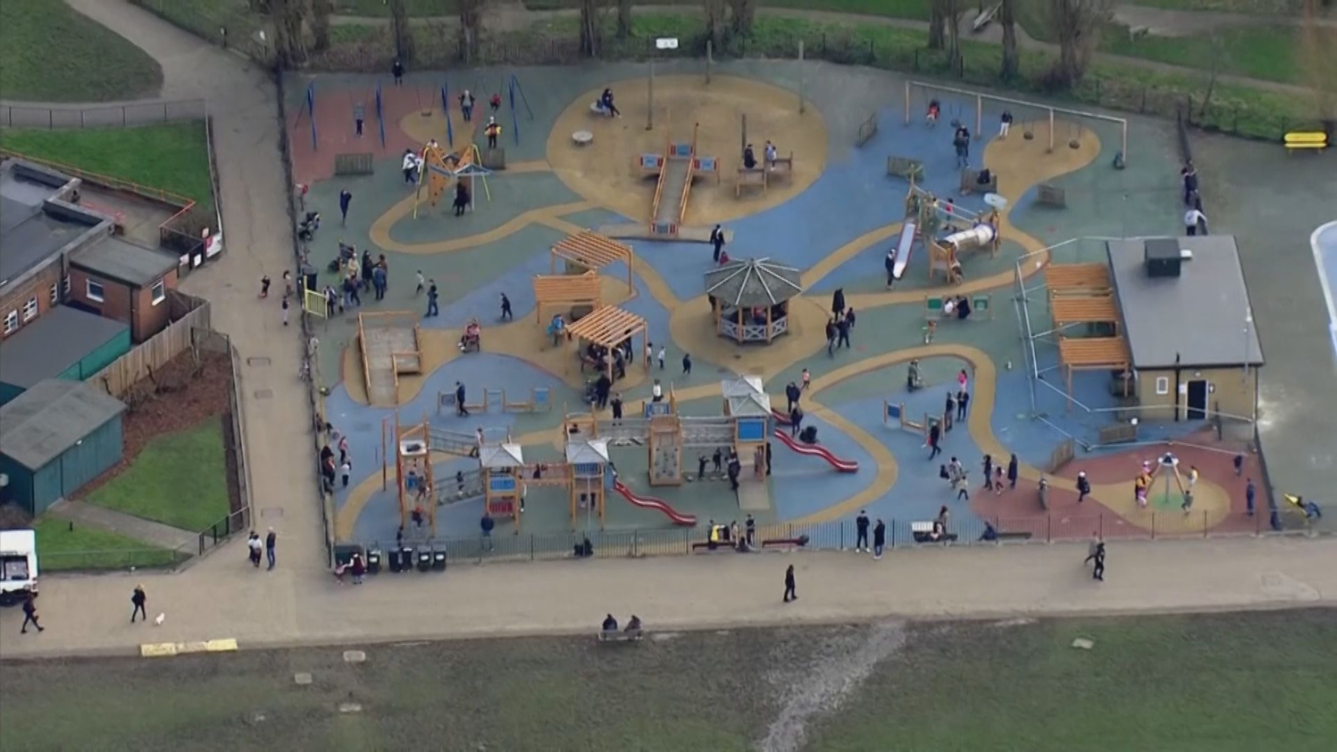 英下月分階段放寬封鎖措施　目標六月下旬解封英格蘭