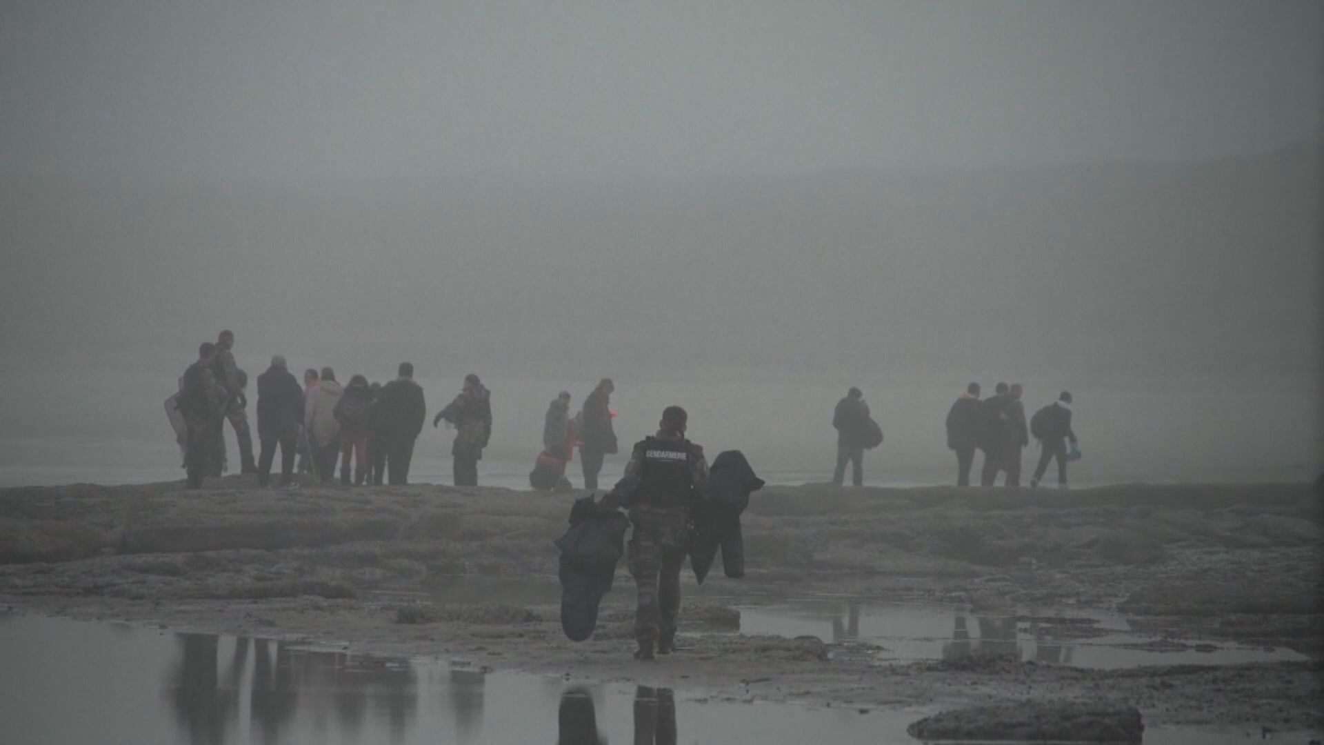 英國防相稱邊境已失控　促法國加強堵截非法移民