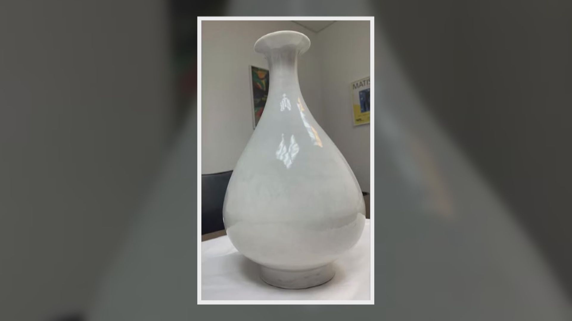 英警方搗破盜取販賣文物集團 尋回中國明朝花瓶