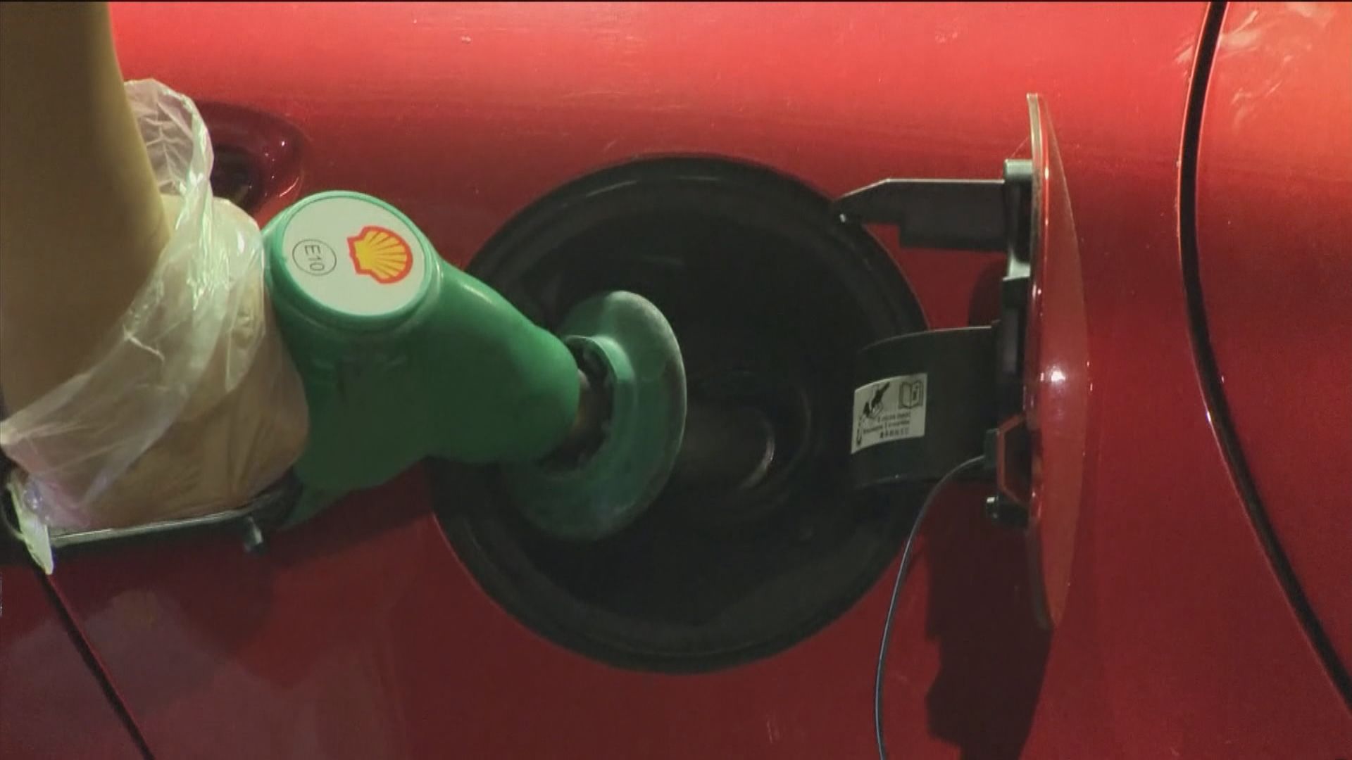 英國燃油荒持續　商務部暫停《競爭法》助保障供應