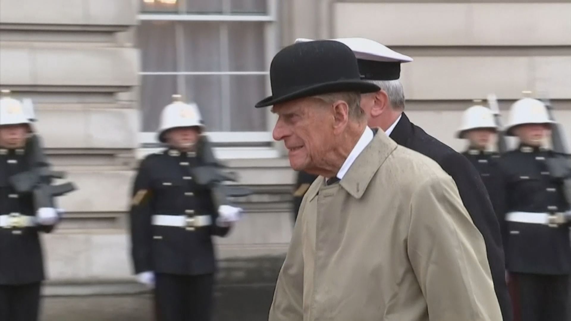 菲臘親王留院約一個月後返回溫莎堡