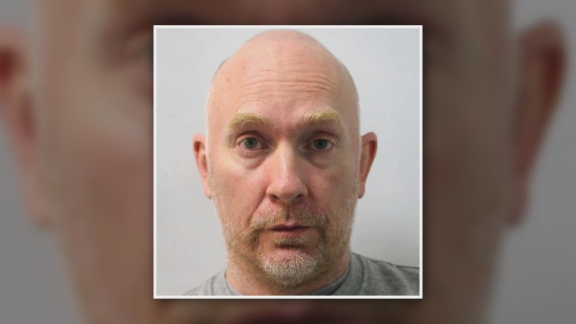 倫敦警方未將與卡曾斯同用聊天室警員停職