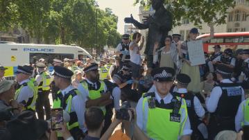 英國多處再爆發示威　不滿「巴勒斯坦行動」被列恐怖組織　逾80人被捕