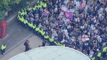 英國多地有抗議非法移民示威