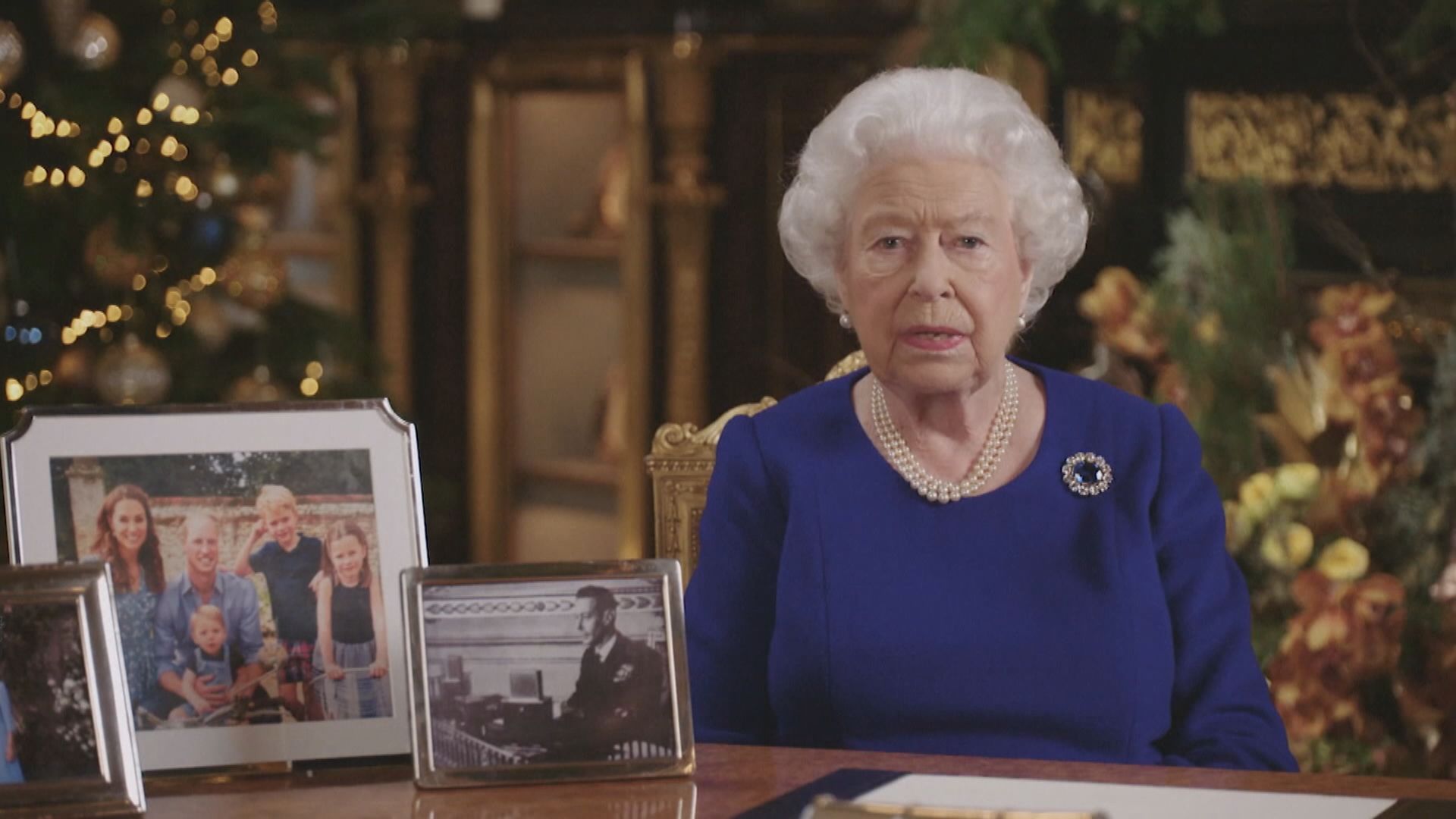 英女王發表聖誕文告指今年或有時顛簸不平