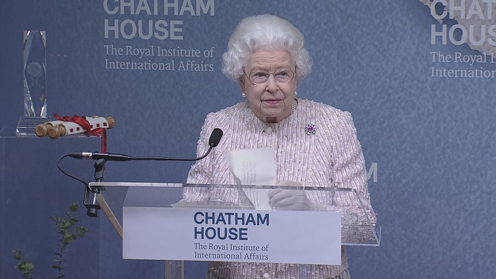 英女王表彰傳媒於新冠疫情期間提供可靠資訊