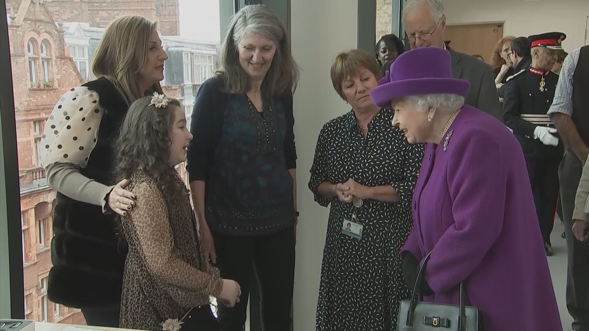 白金漢宮：醫生建議英女王至少休養多兩周