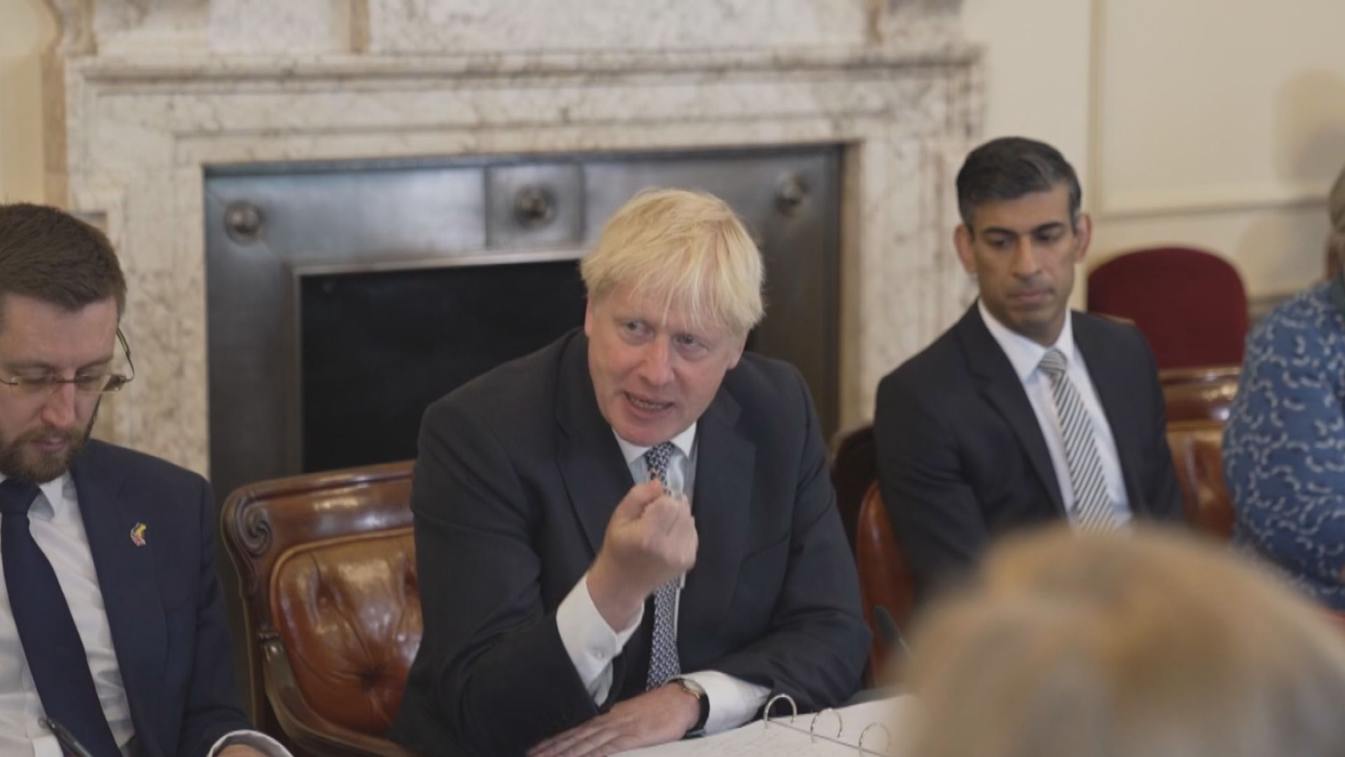 約翰遜辭保守黨黨魁　留任首相至新黨魁上任