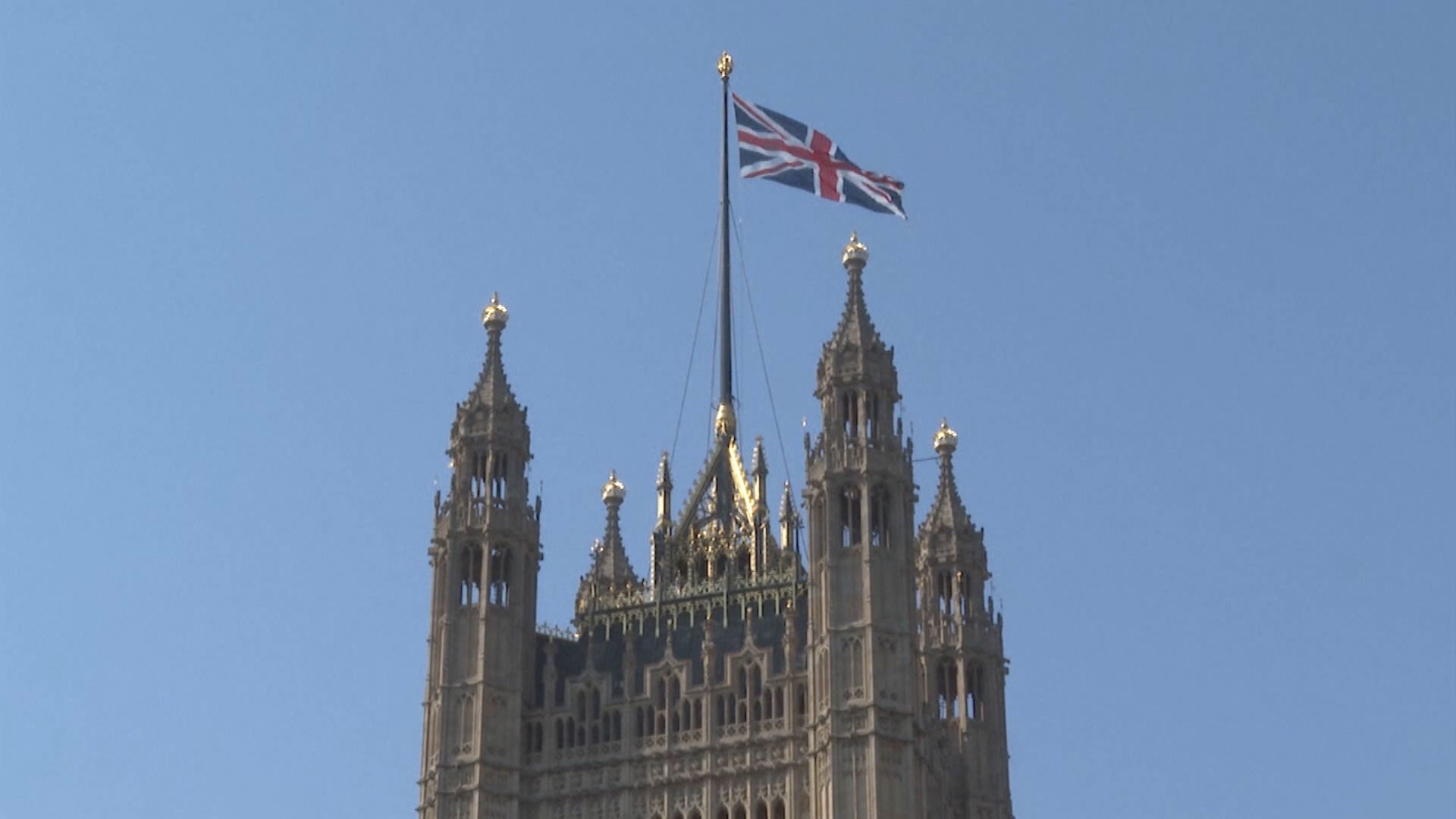 英國官員請辭抗議辛偉誠漠視環保議題