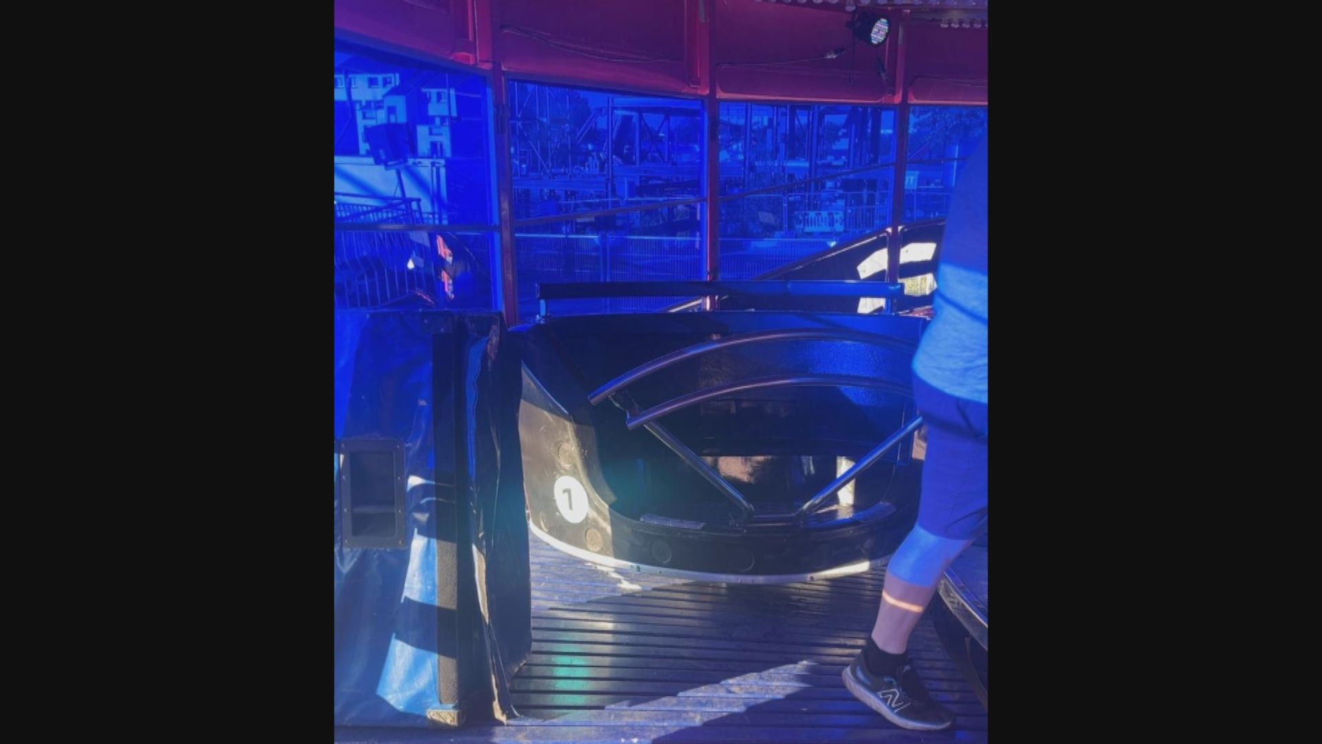 英國愛丁堡嘉年華機動遊戲故障脫軌　三名女童被拋飛