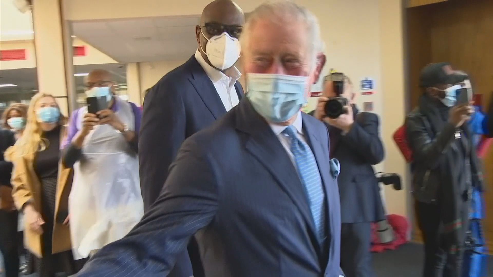 查理斯出席活動沒回應兒子哈里專訪