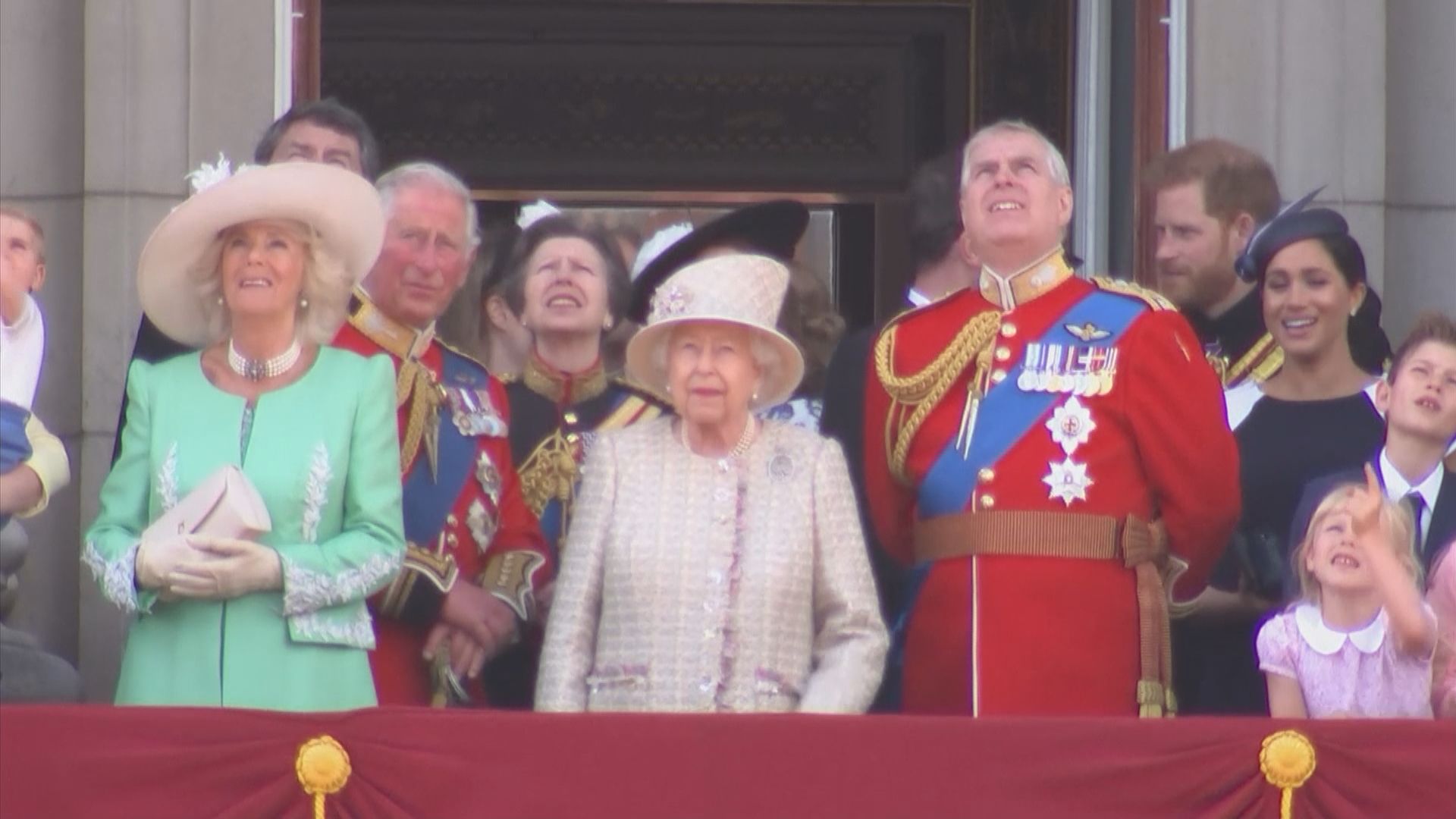 白金漢宮：將私下處理哈里夫婦所提及種族問題