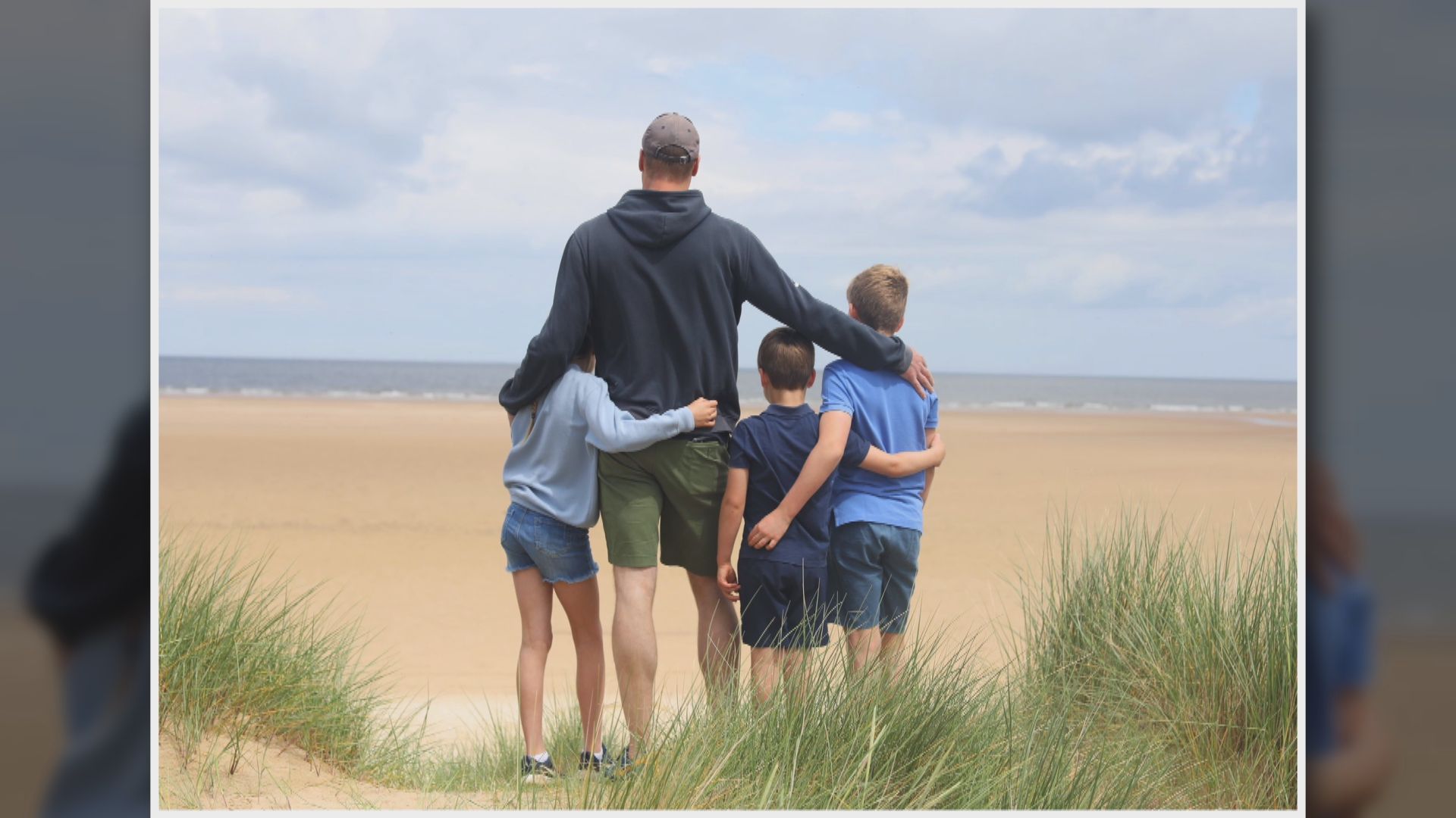 威爾斯小王子小公主向父親威廉王子表達愛意