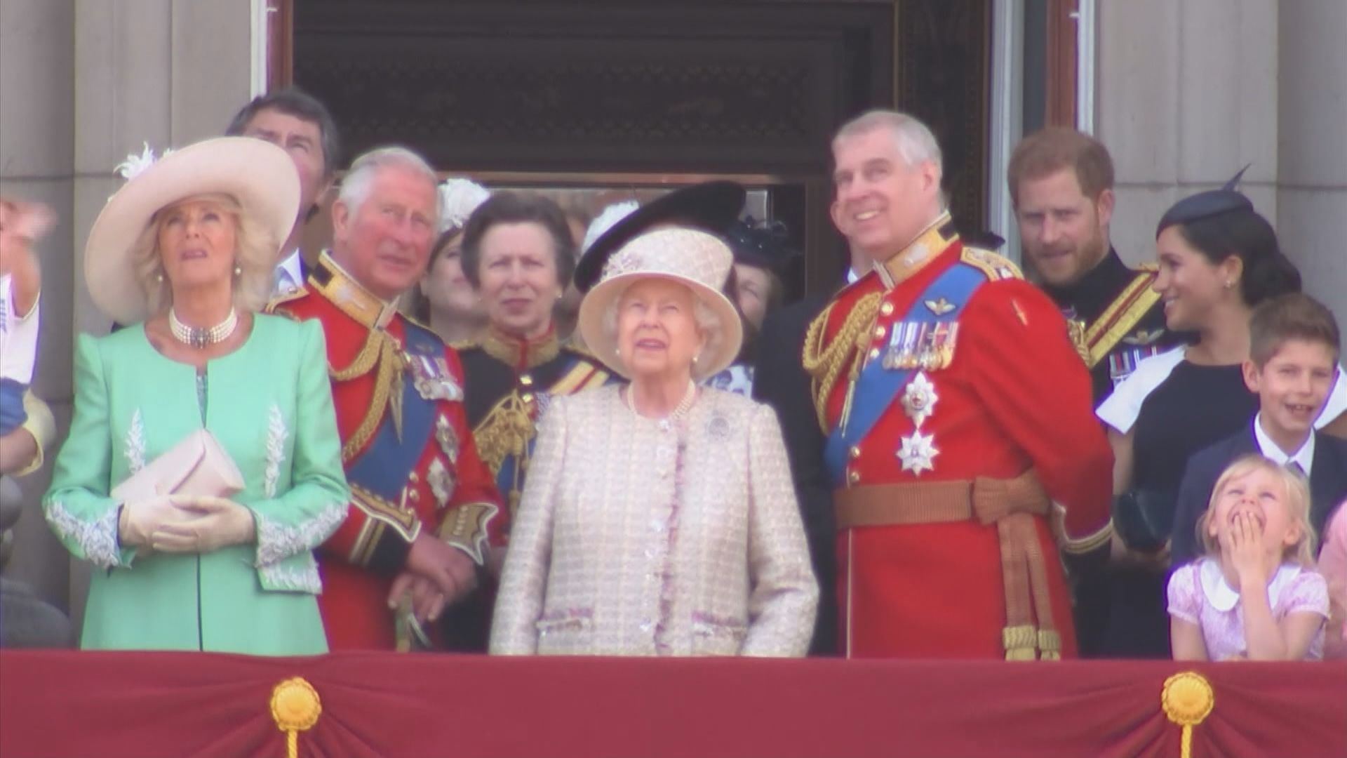 英女王周一召開會議　商討哈里夫婦未來與王室關係