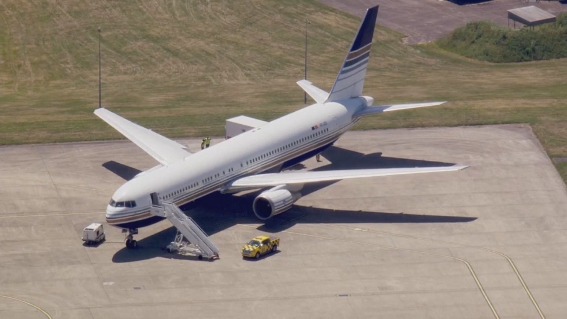 英國遣送非法入境者至盧旺達航班如期起飛　人數由37人減至7人