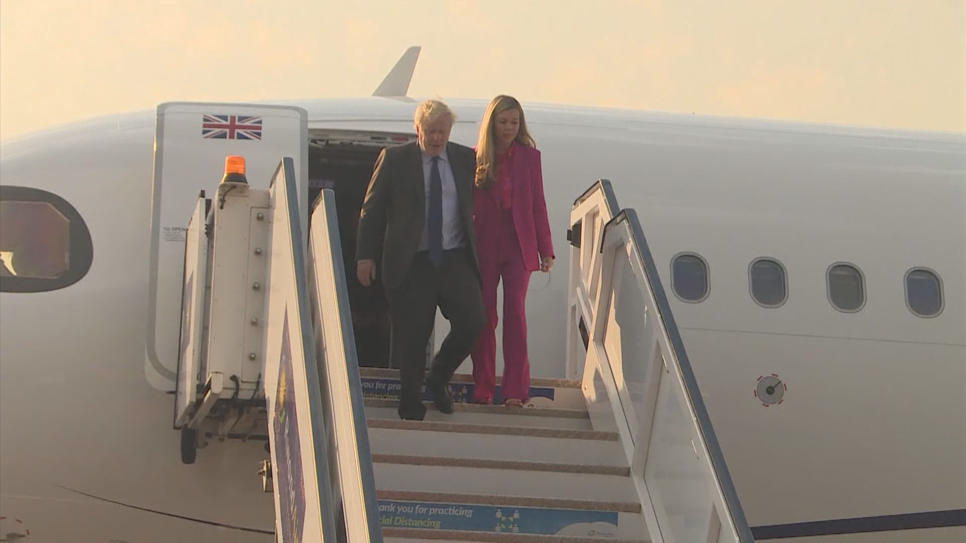 約翰遜抵達盧旺達　將出席英聯邦政府首腦會議