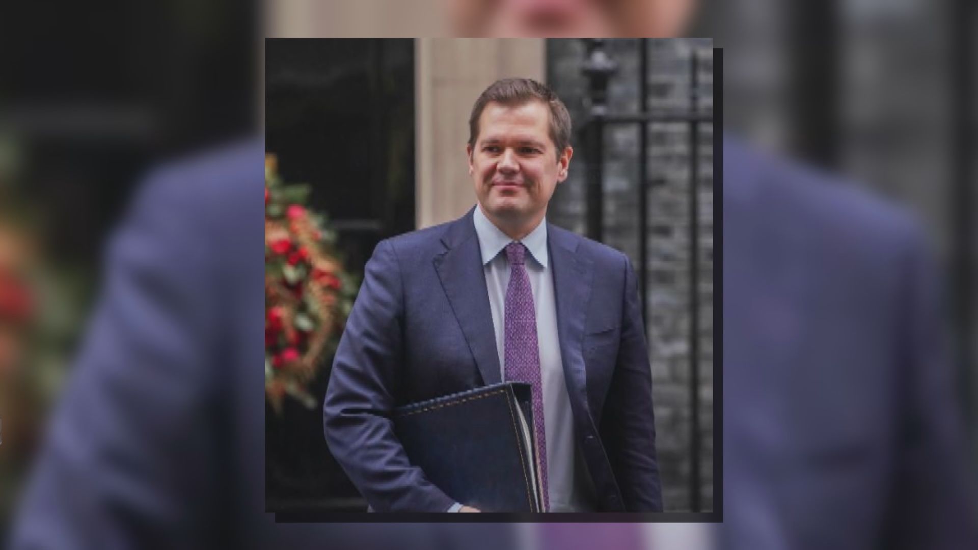 英入境事務大臣鄭偉祺不滿盧旺達計劃緊急法案宣布辭職