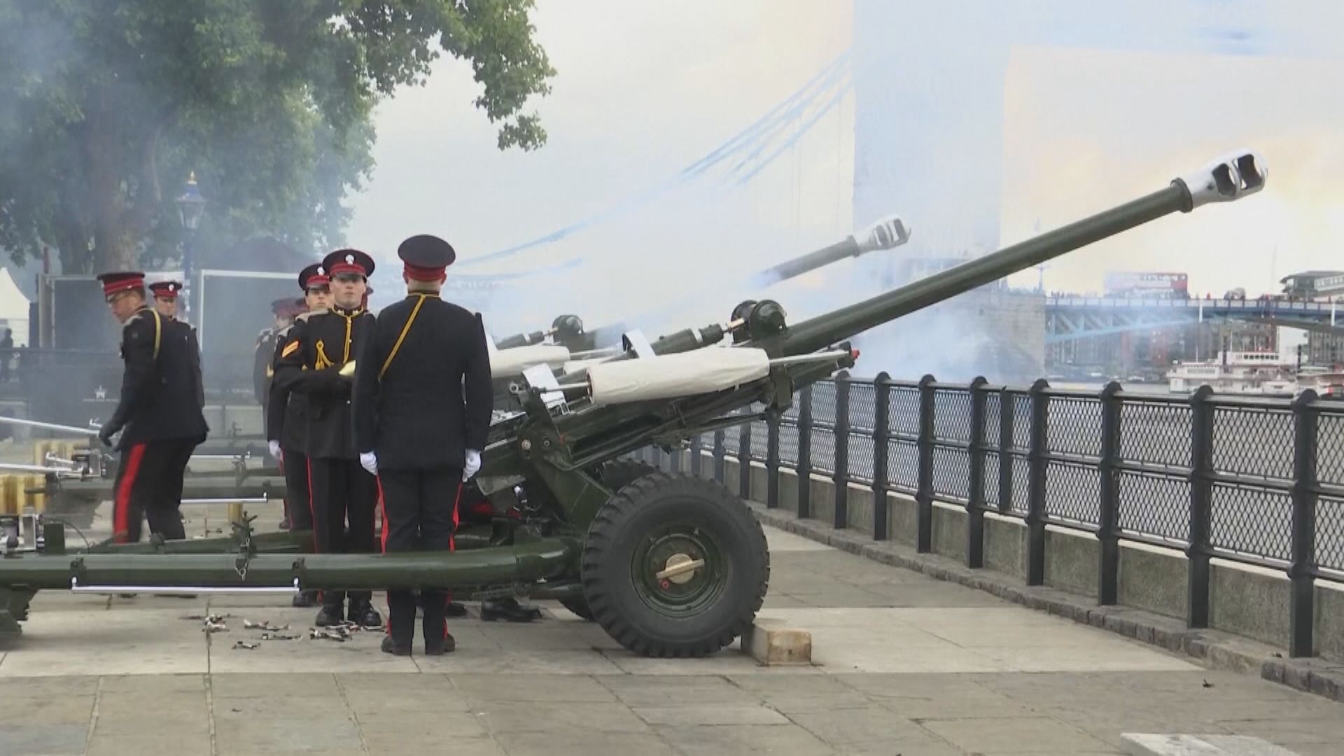 英國各地鳴放禮炮向查理斯三世致敬