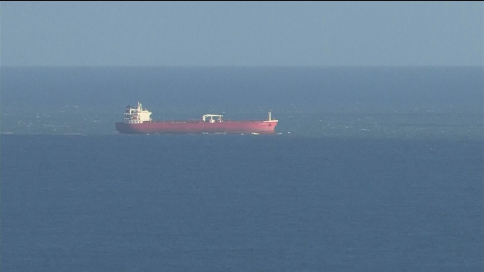 英國海軍控制疑險遭騎劫運油輪