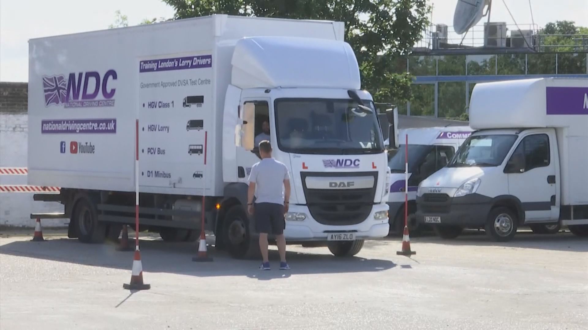 英向外國貨車司機發放短期工作簽證　業界指無法紓緩司機荒