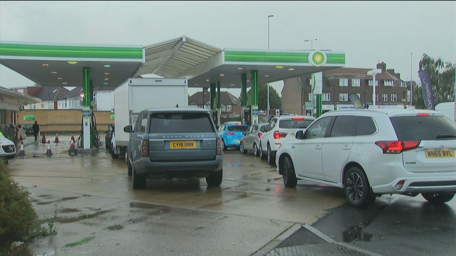 英國軍方待命協助解決燃油短缺