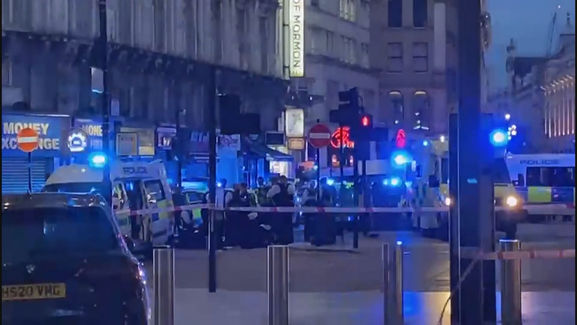 倫敦兩名警察後遭一男子用刀襲擊受傷送院