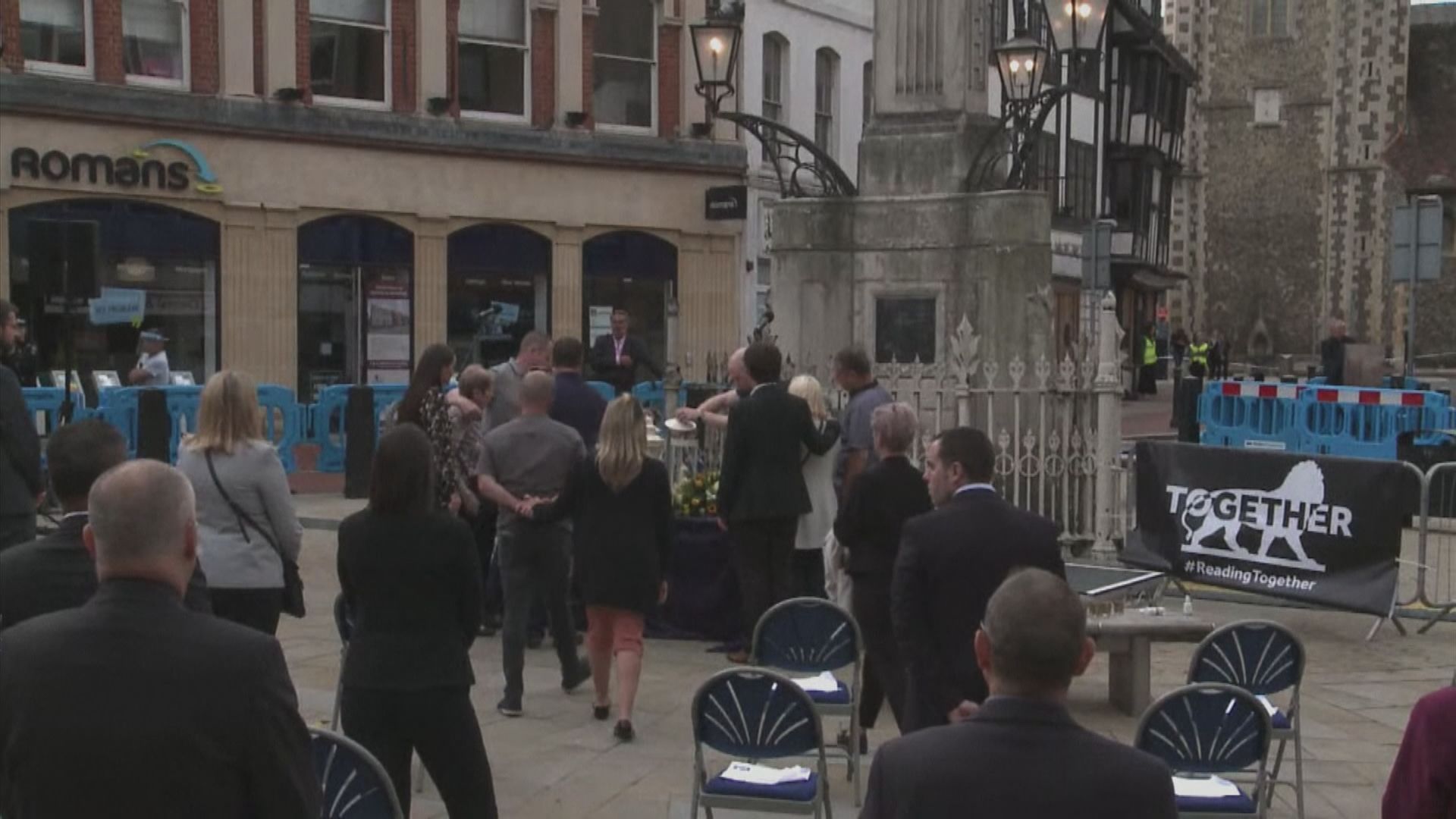 英國雷丁鎮持刀襲擊案疑兇被控三項謀殺罪