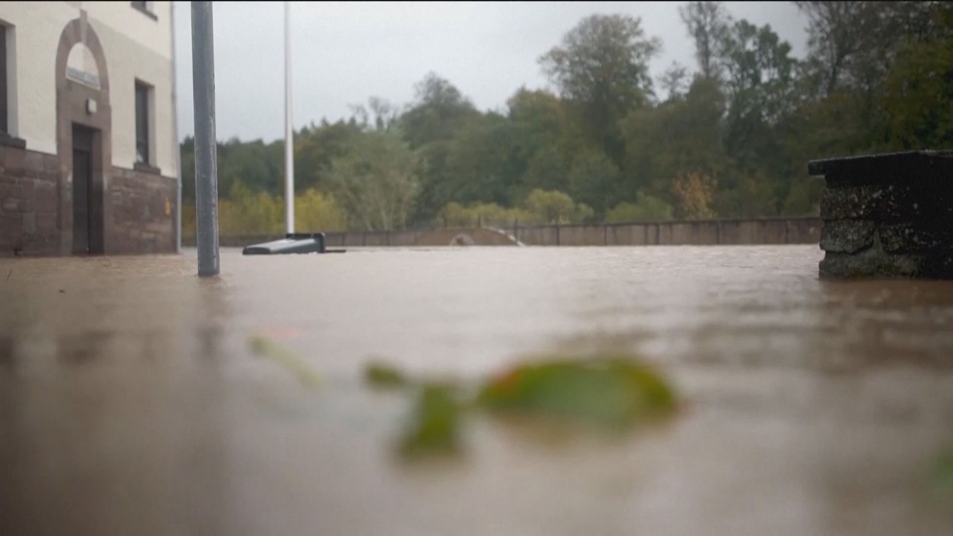 風暴巴貝吹襲英國 蘇格蘭東部情況嚴重